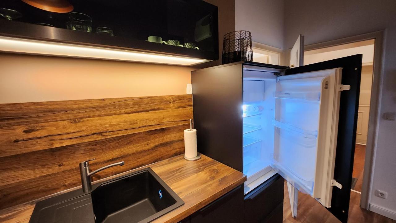 Das Ferienapartment Alexandrine Direkt Am Pfaffenteich Mit Eigenem Parkplatz Schwerin  Exterior foto