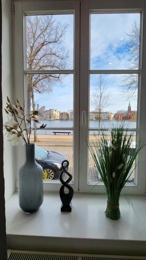 Das Ferienapartment Alexandrine Direkt Am Pfaffenteich Mit Eigenem Parkplatz Schwerin  Exterior foto